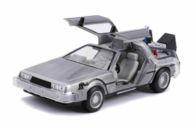 Delorean Time Machine Back to the Future II 1/24 Die Cast Jada Toys