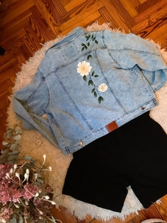 Campera de jean elastizada