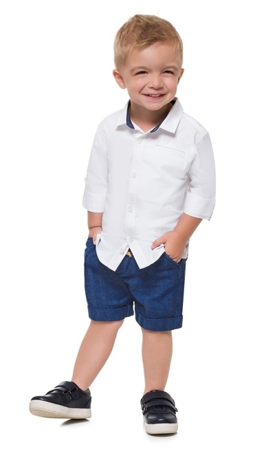 Camisa branca com bermuda jeans best sale