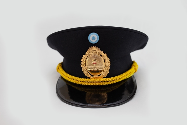 GORRA PLATO SUB OFICIAL Y OFICIAL - La Casa del Policia