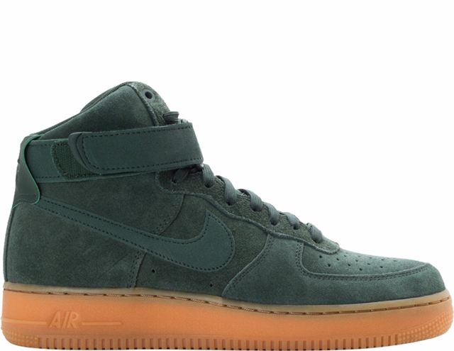 Nike lv8 suede on sale