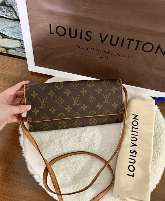 Foto: Terno em preto e branco da Louis Vuitton, para usar pra