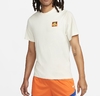 Camiseta Nike Basketball Hoops Dept LOGO PEQUENO - OFF WHITE