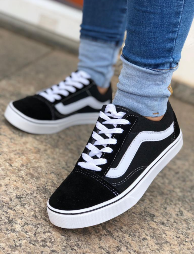 Tênis preto vans