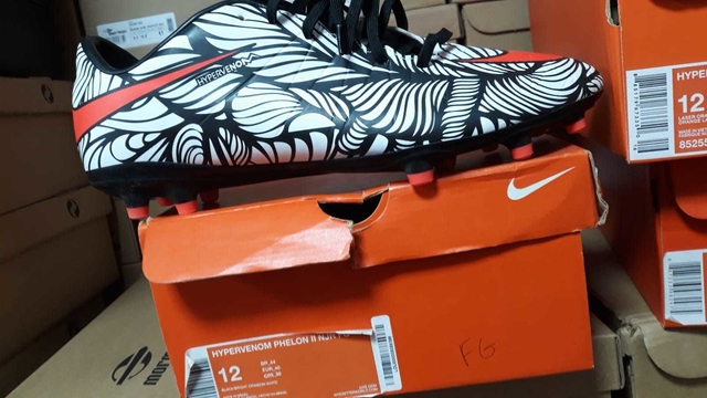 Chuteira Campo Nike Hypervenom Phelon II NJR FG