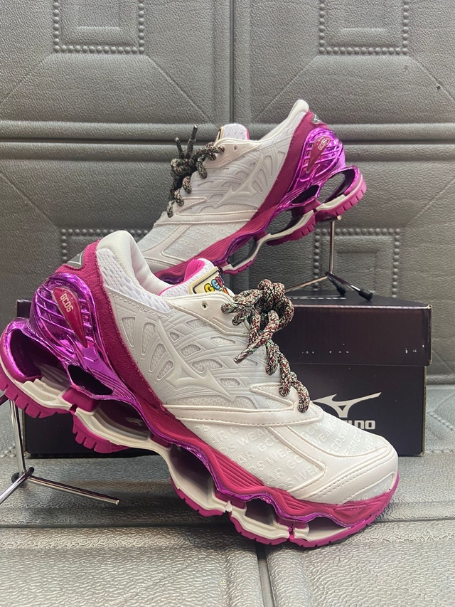 Mizuno pro top 4 cores novas