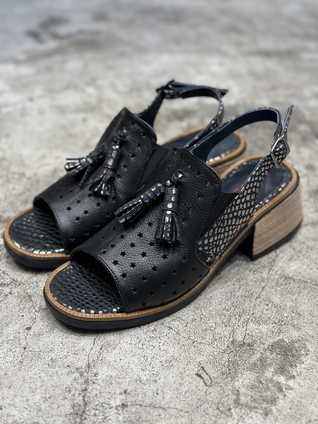Sandali con pom best sale pom