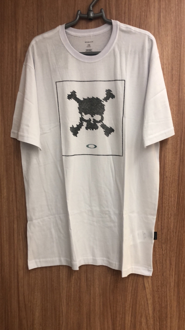 Camiseta Oakley Caveira - Branco