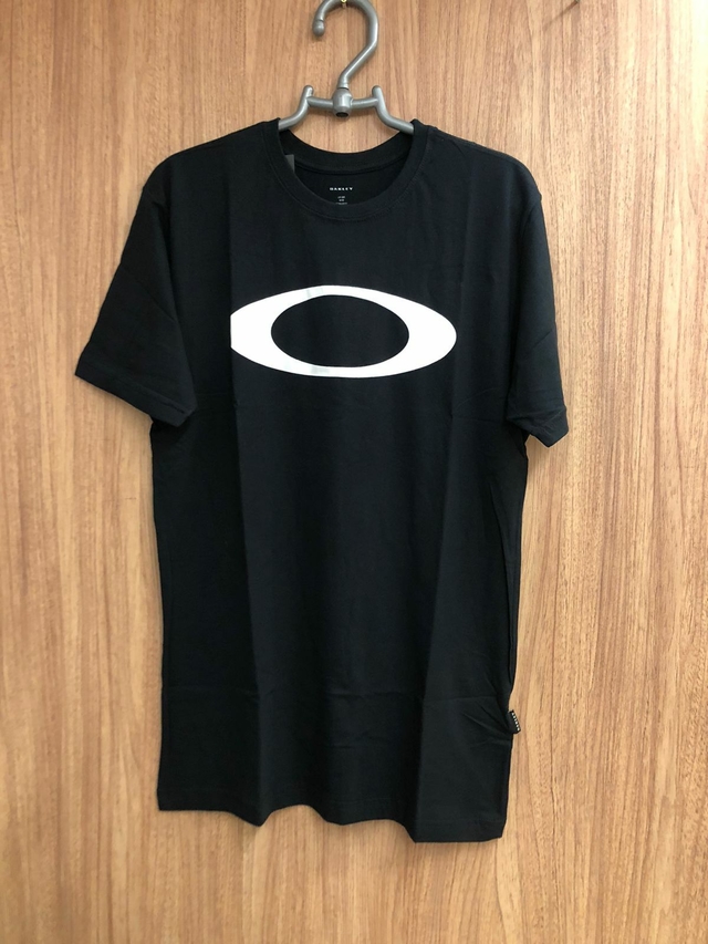 Camiseta Oakley Logo Peito- Preto