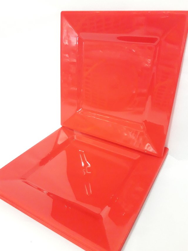 Plato Plastico Duro Chico Rojo x 6u 16x16 Kako