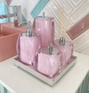 kit de banheiro 4 peças em resina Valência cristal rosa chá com cromado