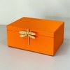 Caixa Decorativa laranja com libélula dourada
