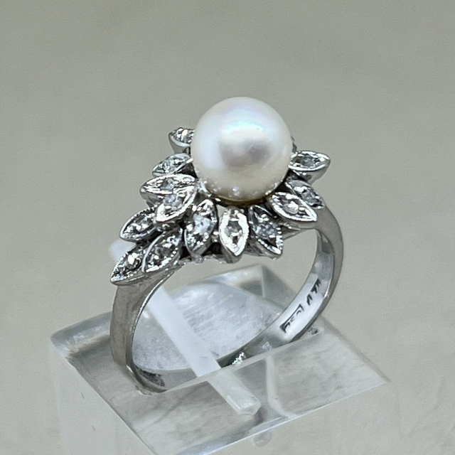 Anillo Antiguo Roseta Oro Blanco 18k Con Perla de Cultivo y Diamantes 5 5g