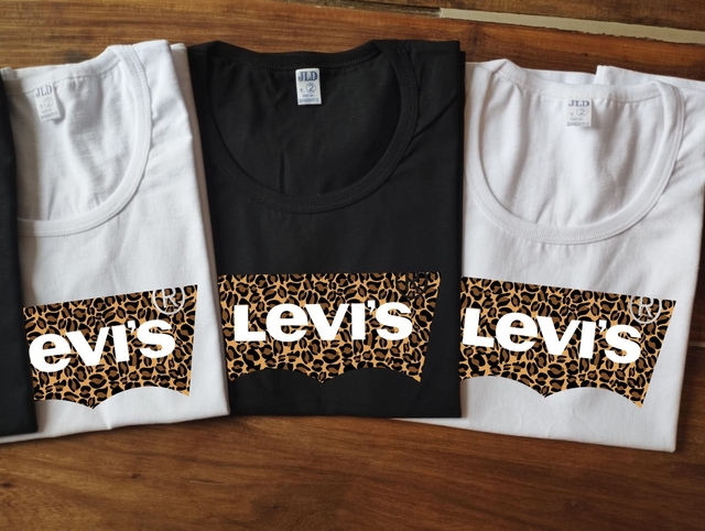 Remera levis animal print