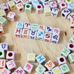 Miçanga Entremeio Cubo de Signos 12 unidades Coloridos