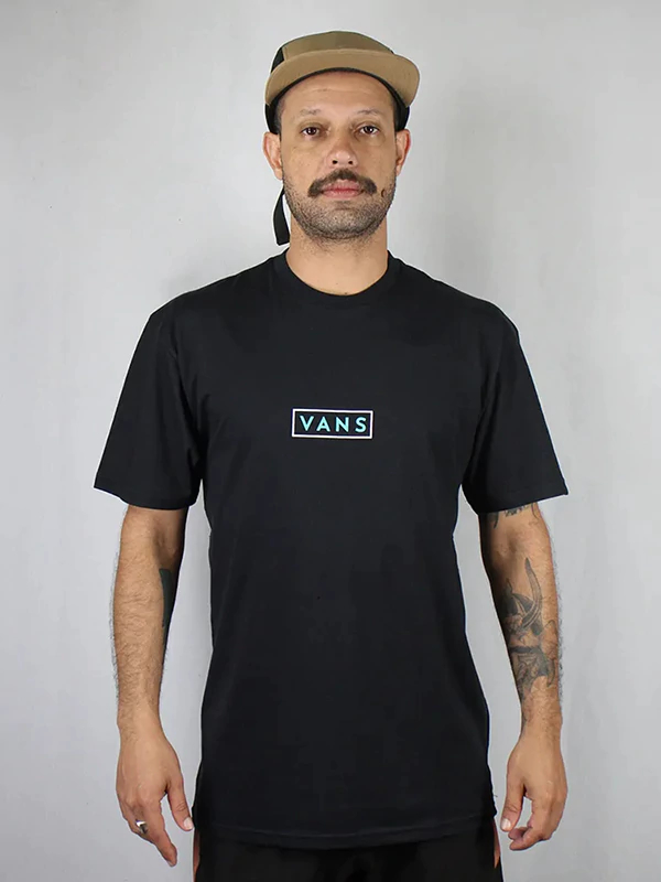 Camiseta Plus Size Vans Classic Easy Box Preta Verde