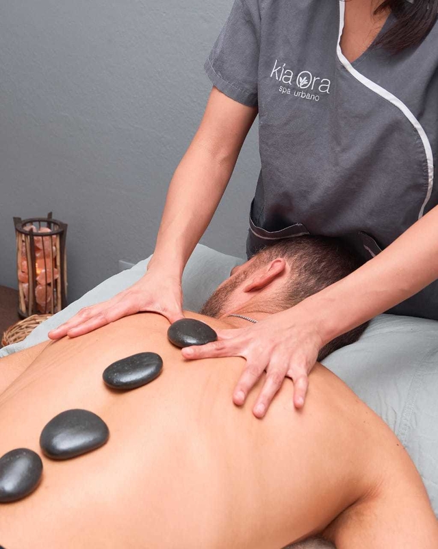 2 SESIONES DE MASAJES RELAJANTES CON PIEDRAS CALIENTES