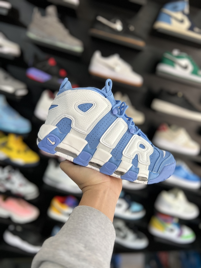 NIKE AIR MORE UPTEMPO / CELESTE - EL MARISCAL