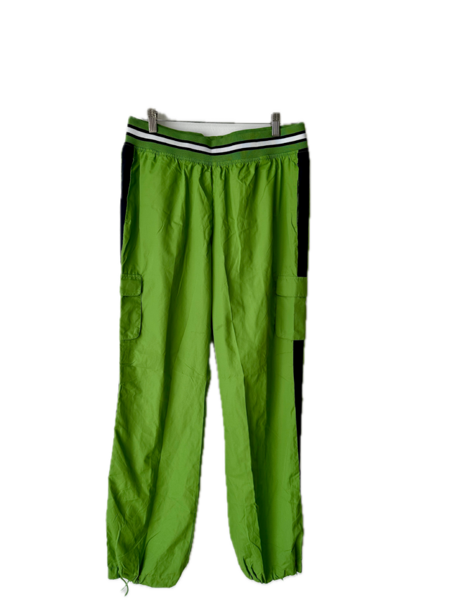 Pantalon deportivo rompeviento bolsillos laterales 4877