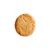 zoom de um biscoito salgado de queijo parmesão no formato redondo