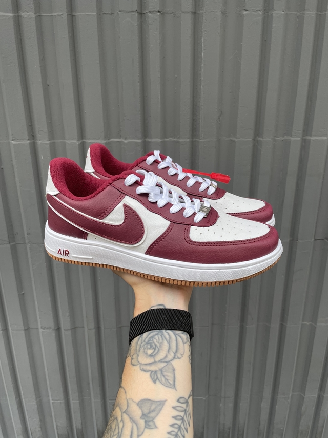 Tênis Nike Air Force 1 Vinho/Caramelo