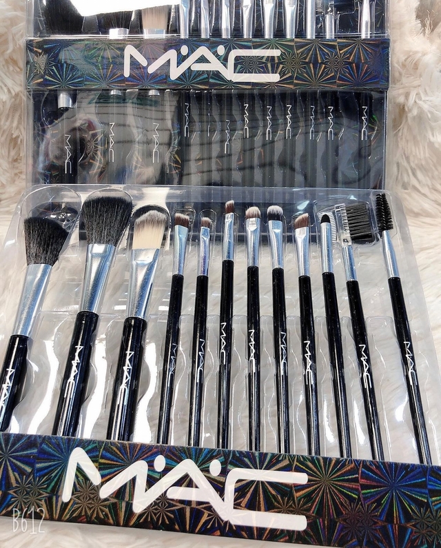 Set de brochas Mac negras - Comprar en Beauty Make Up