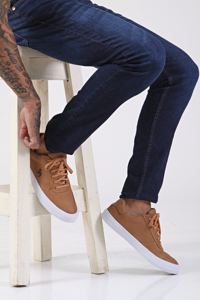 Zapatillas de Cuero Hombre BRAVO Jeans, Con detalle microperforado y L