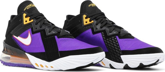 Vapormax 18 sales