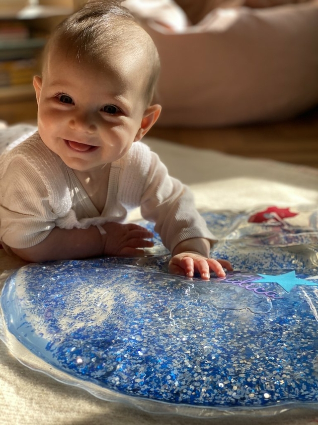 Alfombra de agua bebe sales