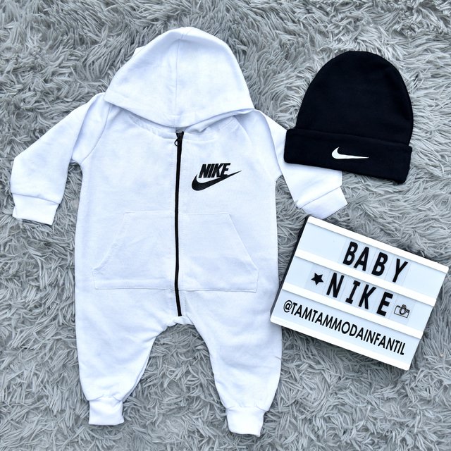 Conjunto kit Macacão e Touca Nike Baby B/P