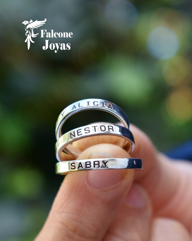 Anillos personalizados grabados con nombre o frase