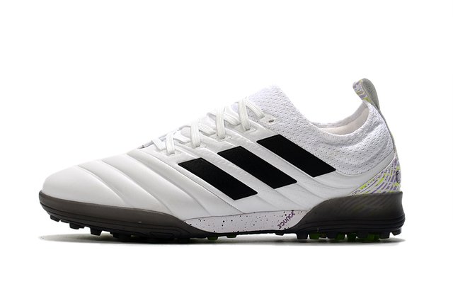 Chuteira Adidas Copa 20.1 - society - branco