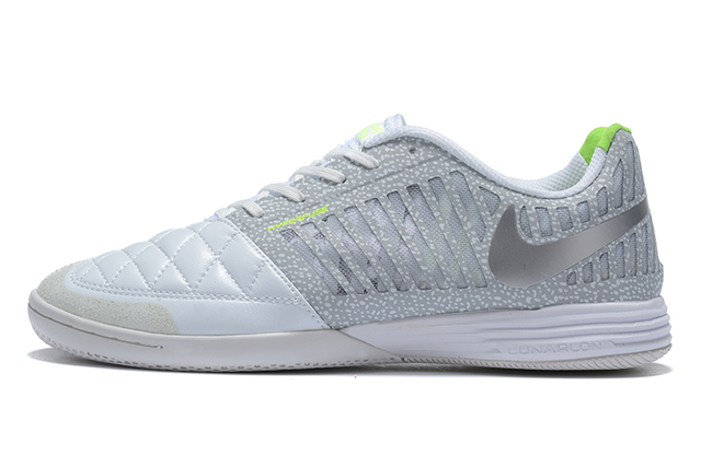 Nike hotsell lunarlon white