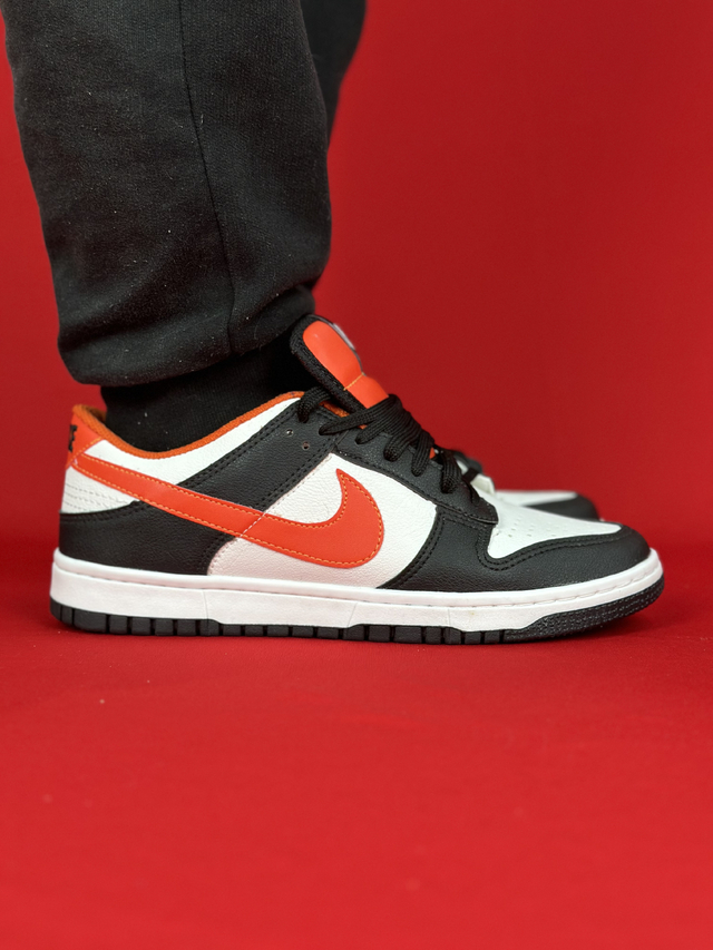 T nis Nike Dunk Low Preto Branco e Laranja
