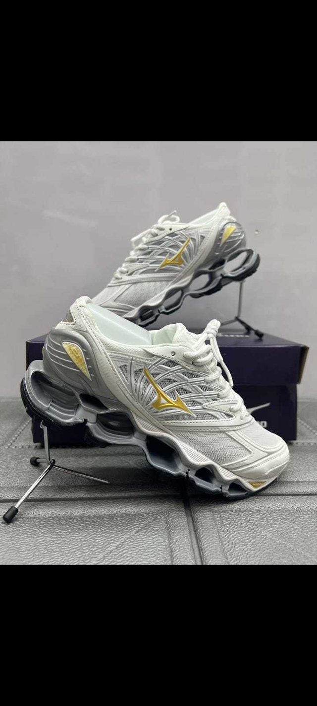 Mizuno pro cheap 8 dourado