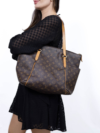 Bolsa Louis Vuitton Tottaly MM - comprar online