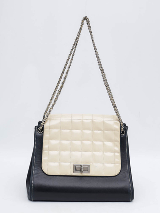 Bolsa Chanel Chocolate Bar Ressue Flap