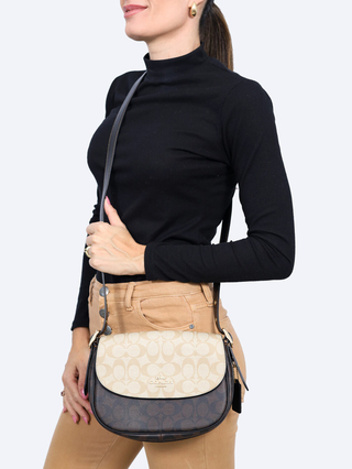 Bolsa Coach Signature Flap Crossbody - comprar online