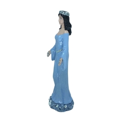 Estatueta Iemanjá com manto azul claro - 27cm em resina - comprar online