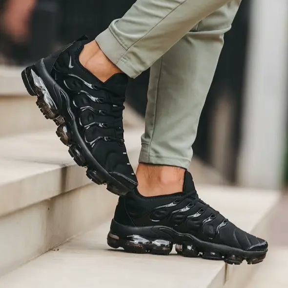 Vapormax air deals plus black