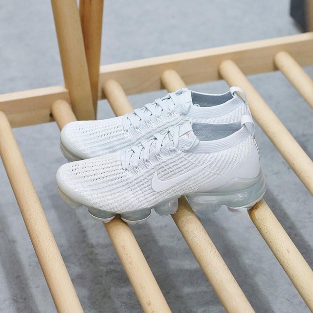 Vapormax triple white on hot sale feet