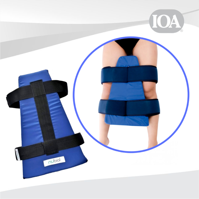 Almohada abductora, Una almohada para la abducción de cadera ayuda a  prevenir que su cadera se gire hacia dentro o hacia fuera de su cuerpo.  También mantendrá su cadera