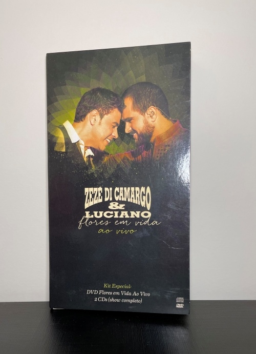 Dvd Zeze Di Camargo E Luciano Flores Em Vida - Sony - Livros de