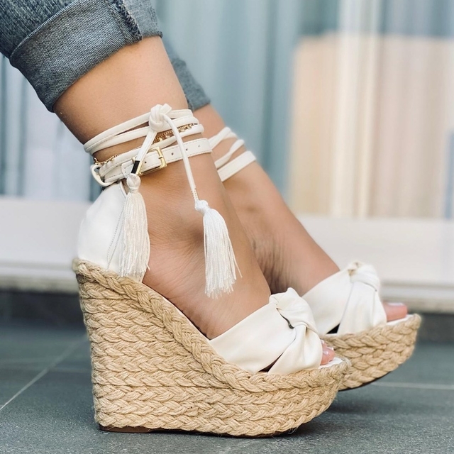 Anabela branca com amarração - Diocélia Shoes