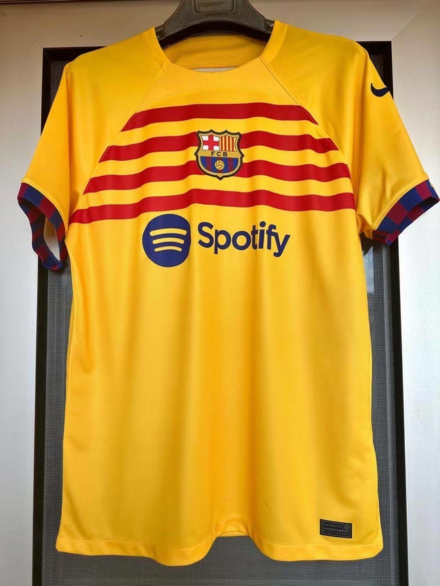 Camisa Barcelona IV 22/23 Amarela e Vermelha