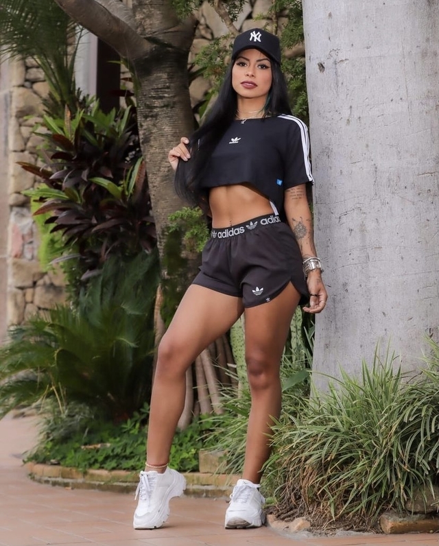 Conjunto Adidas Shorts + Cropped Retrô - AED OUTLET