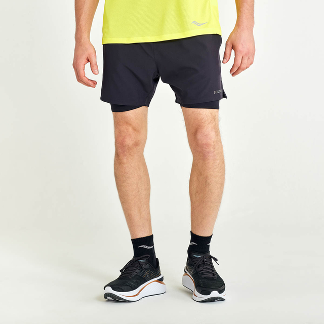 Short Hombre Saucony Outpace 2-in-1