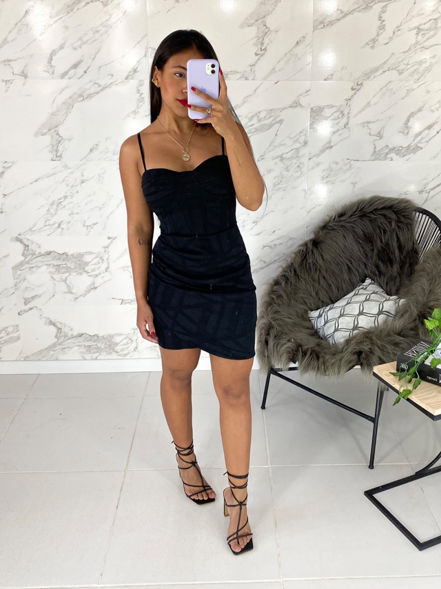 Vestido midi best sale bandagem preto