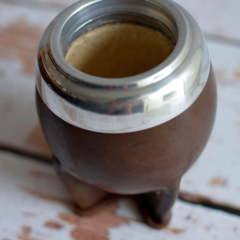 Mate De Calabaza Con Virola De aluminio, Forrado En Cuero torpedo uruguayo reforzado artesanal - tienda online