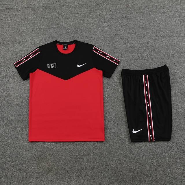 Conjunto Camisa e Short - Nike Sportswear Repeat Dri-Fit (Vermelho)